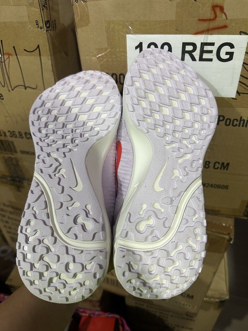 Size 8 Womens Nike Renew Run 4 (Category: Sneakers) located in Bacoor. Submitted by sempenden (Listing ID 1442881365, Image 3). Description: .