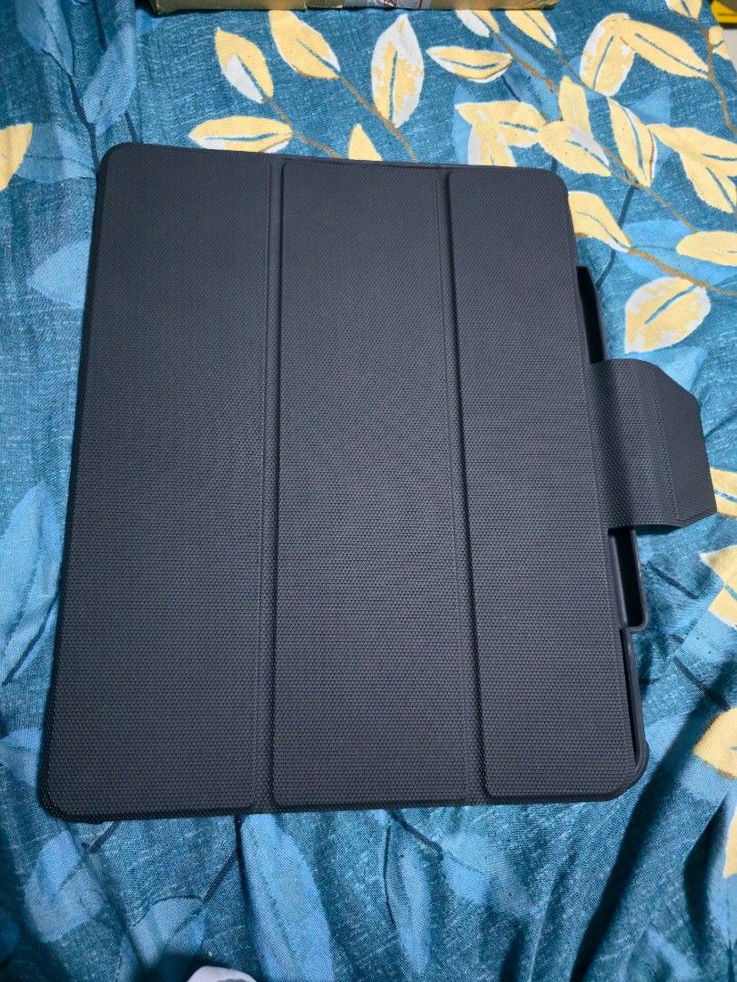 Spigen Multi-Function Rugged Case for 13" ipad air (Category: Cases & Sleeves) located in Singapore. Submitted by azu006 (Listing ID 1442736622, Image 1). Description: - Spigen Multi-function Rugged Case - Color: Black - Built-in Stand Function - Soft Interior Lining - Provides Sturdy Protection for your Tablet - Ideal for Everyday Use.