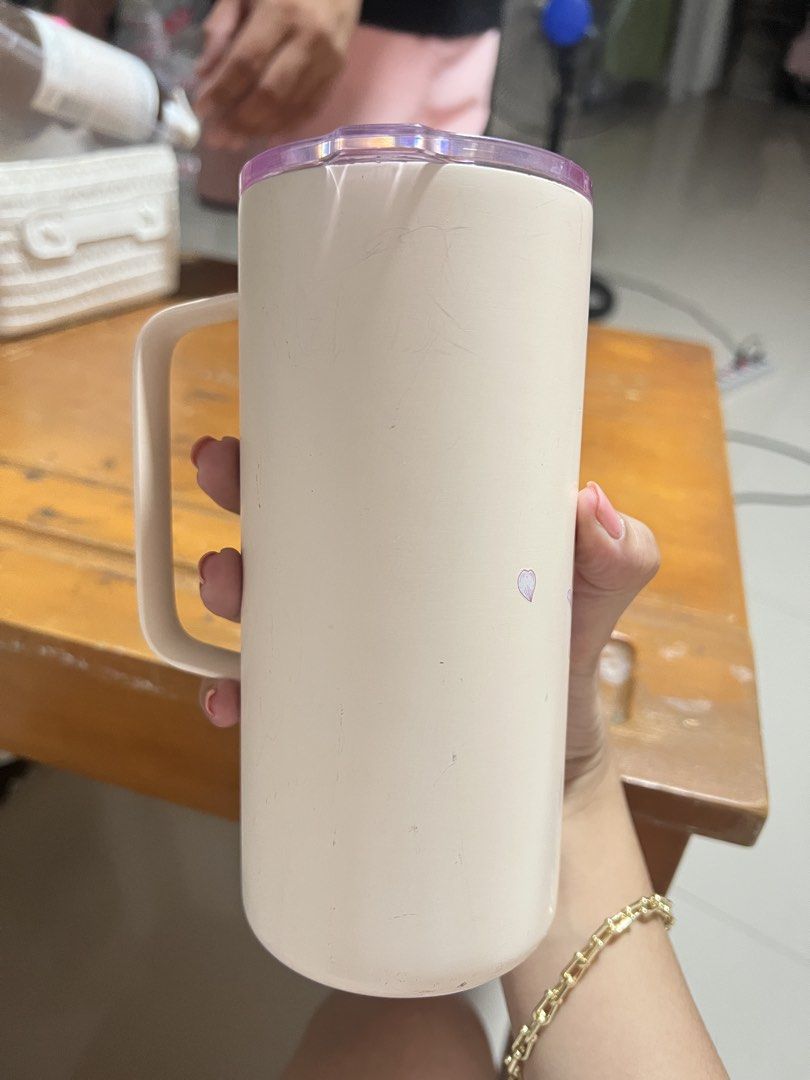 Starbucks Sakura Collection (Category: Water Bottles & Tumblers) located in Las Pinas. Submitted by gmonteros (Listing ID 1442749305, Image 3). Description: Original Walang fake na gantong collection You can check sa website ng sb.