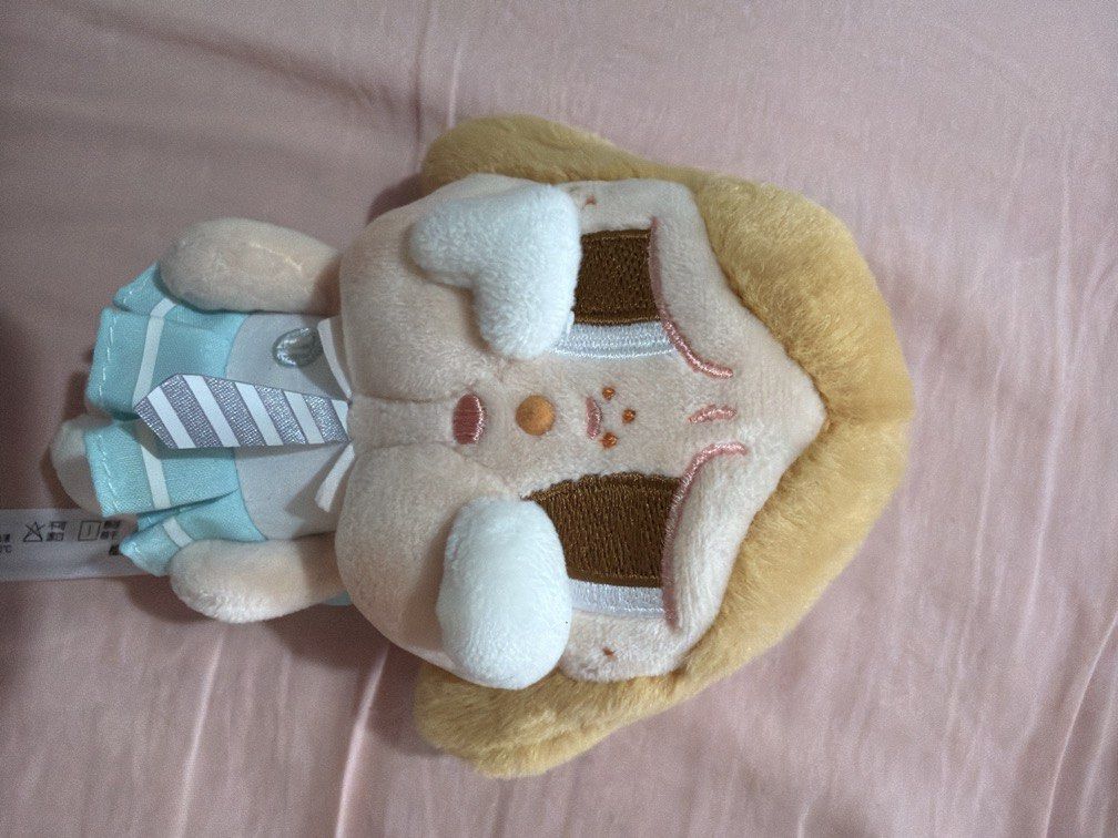 Sunset Concert Cry Baby Keychain (Category: Character Goods) located in Paranaque City. Submitted by haoranbaobei (Listing ID 1442739406, Image 1). Description: Take all 3 for 1000.