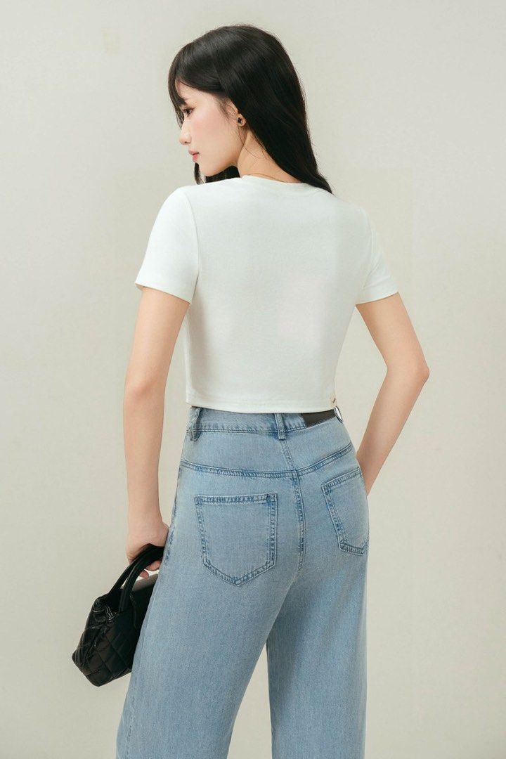 SUPERGURL TENCEL DENIM STRAIGHT JEANS (LIGHT BLUE) (Category: Jeans & Leggings) located in Singapore. Submitted by helpmeclearuwu (Listing ID 1442899421, Image 2). Description: BNWT BNIP SIZE M *oos on website $62 MAILED w tracking provided pm if keen!.