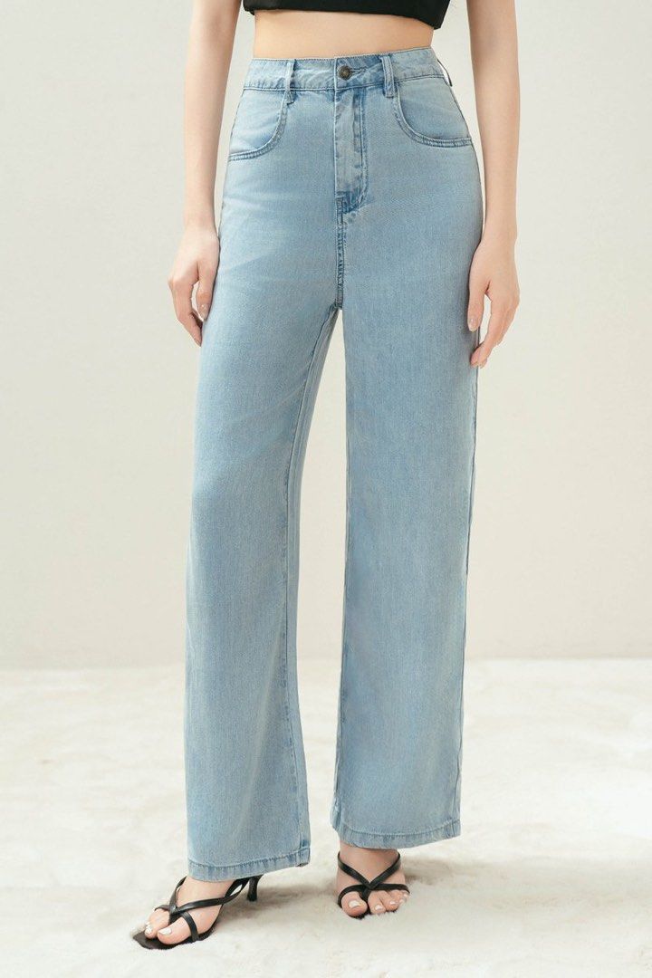 SUPERGURL TENCEL DENIM STRAIGHT JEANS (LIGHT BLUE) (Category: Jeans & Leggings) located in Singapore. Submitted by helpmeclearuwu (Listing ID 1442899421, Image 1). Description: BNWT BNIP SIZE M *oos on website $62 MAILED w tracking provided pm if keen!.