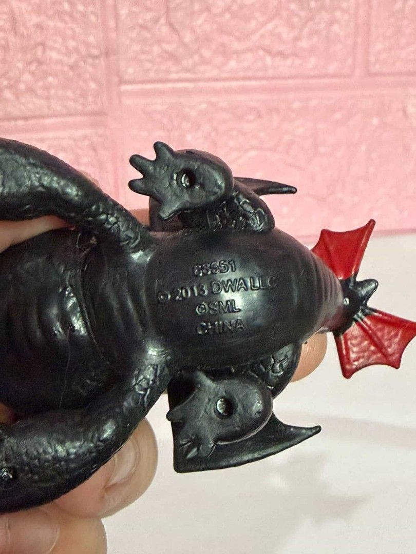 TOOTHLESS DREAMWORKS HOW TO TRAIN YOUR DRAGONS (Category: Figurines & Statues) located in Quezon City. Submitted by pinkystrends.co (Listing ID 1442858960, Image 3). Description: .