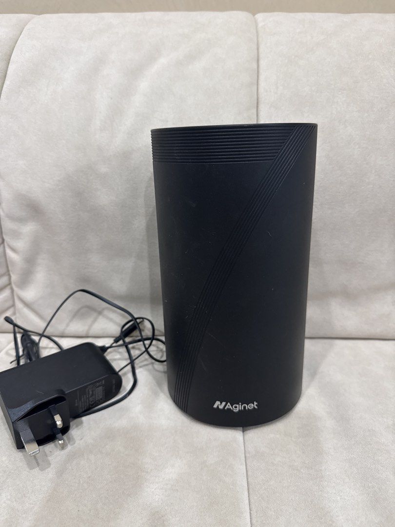 TP-Link Aginet Router with Power Adapter