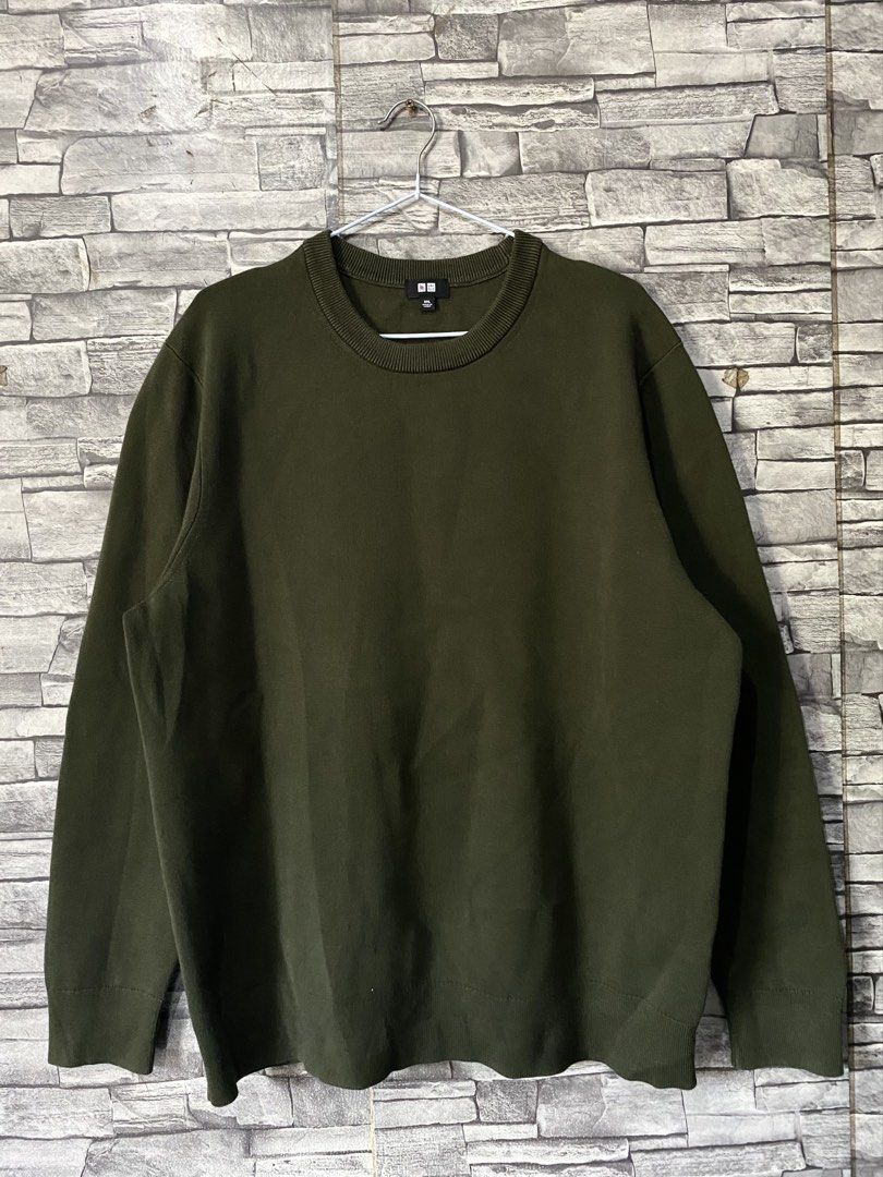 Uniqlo Milano ribbed (Category: Coats, Jackets and Outerwear) located in Lingayen. Submitted by ivansellstuff (Listing ID 1442891852, Image 1). Description: - 24width 28length inches - Uniqlo Olive Green Crew Neck Sweater - Long sleeves with ribbed cuffs and hem - Classic and simple design - Perfect for layering or wearing solo - Comfortable and versatile for everyday wear.