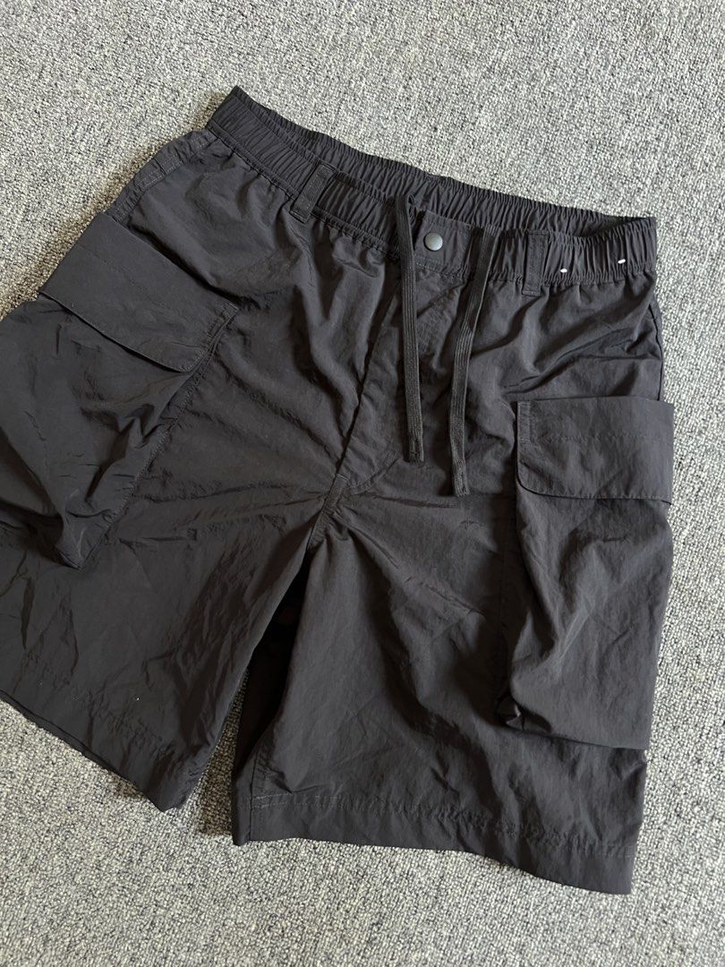 UNIQLO Parachute Short (Category: Shorts) located in Cebu City. Submitted by beyond.curations (Listing ID 1442761469, Image 3). Description: UNIQLO Parachute Short Size : 30 - 36W Condition : as new Flaws : none.