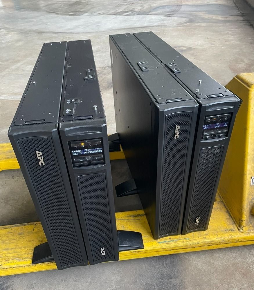 UPS—APC Smart-UPS X 3000 Rack/Tower LCD 200-240V, Model # SMX3000RMHV2U