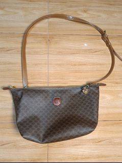(Category: ) located in . Submitted by tiktothrift (Listing ID 1442919737, Image 1). Description: .
