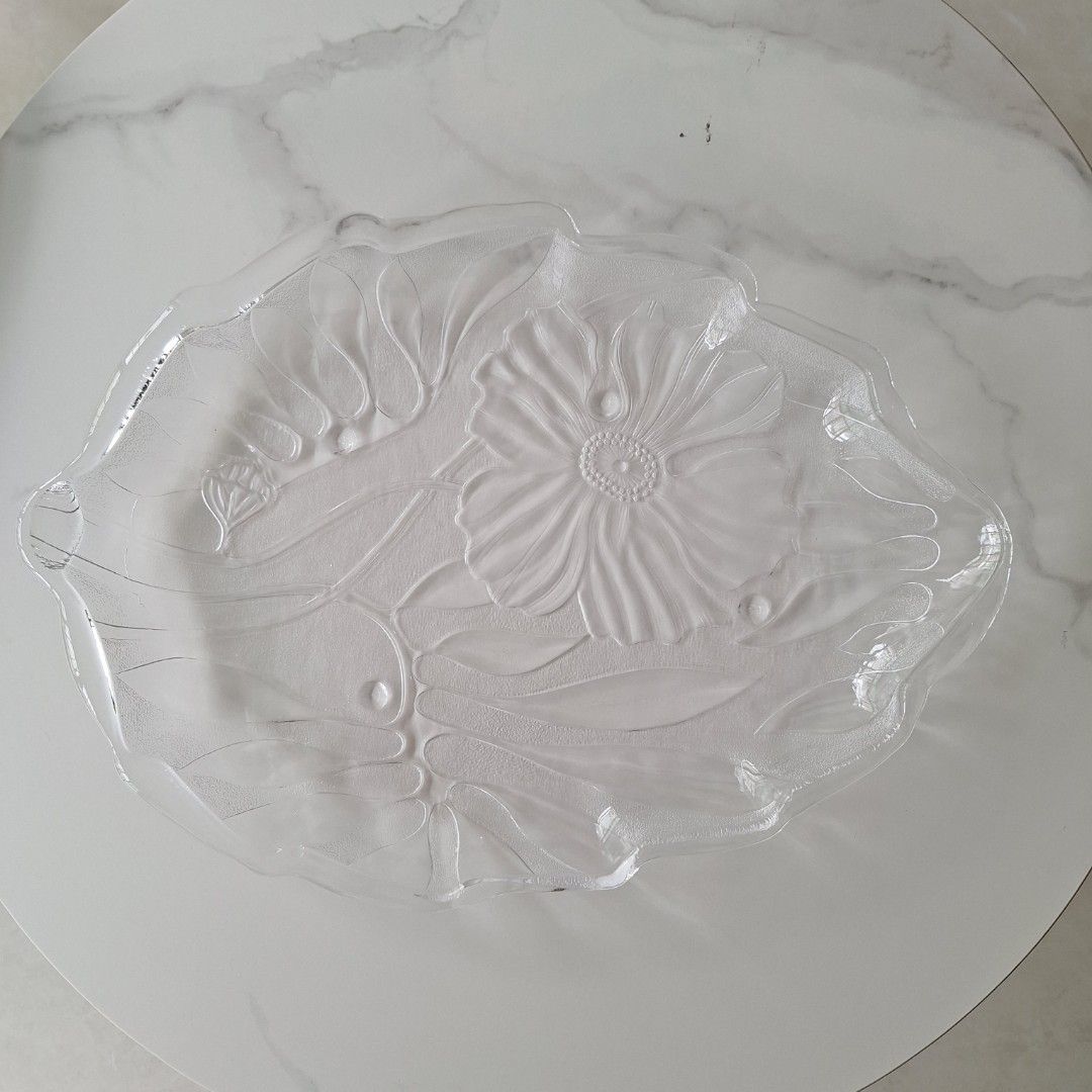 Vintage Clear Pressed Glass Daisy Serving Platter Plate