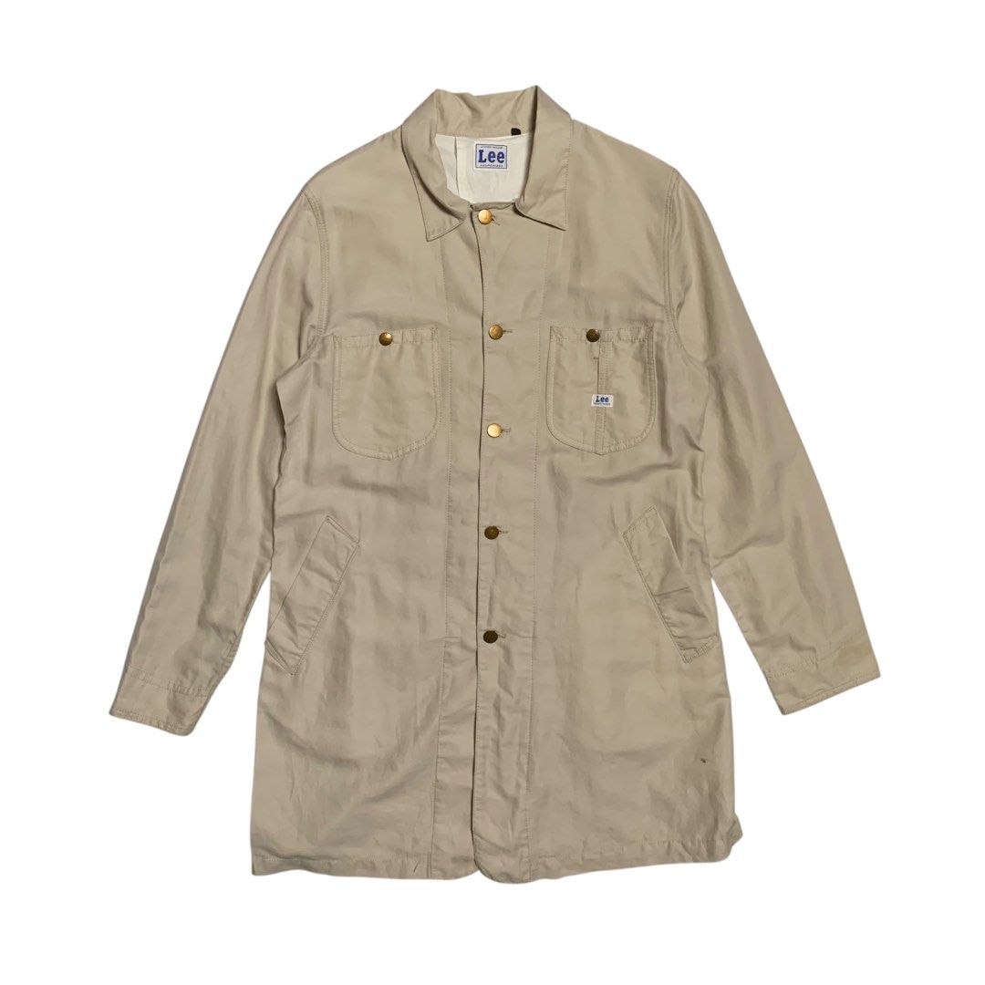 Vintage Lee Union Made Buttondown Chore Jacket (Category: Coats, Jackets and Outerwear) located in Baguio. Submitted by thesecretshop_ph (Listing ID 1442819823, Image 1). Description: Size: Medium Lenght: 34.5” Width: 21” Issue: -.