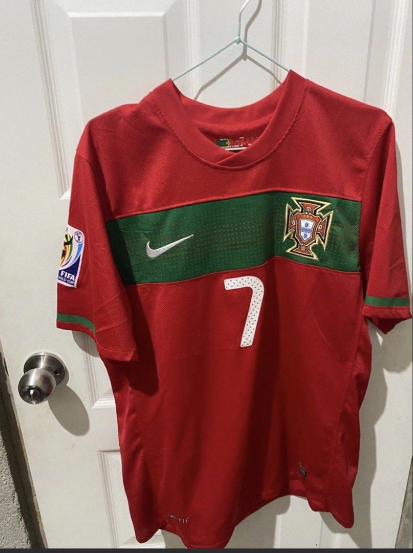 Vintage ronaldo jersey (Category: Activewear) located in Agdangan. Submitted by aidenbotchog25 (Listing ID 1442826905, Image 2). Description: Vintage nike original Nike 2010 fiba South Africa Ronaldo jersey .