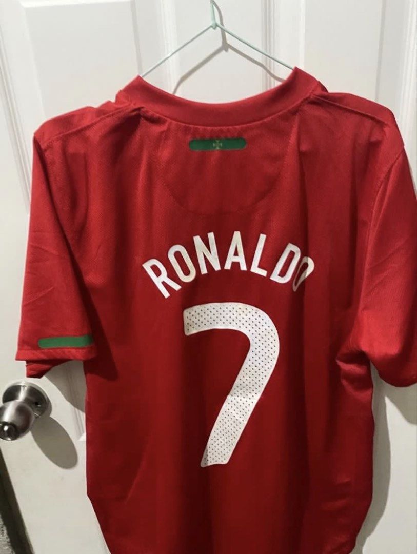 Vintage ronaldo jersey (Category: Activewear) located in Agdangan. Submitted by aidenbotchog25 (Listing ID 1442826905, Image 3). Description: Vintage nike original Nike 2010 fiba South Africa Ronaldo jersey .