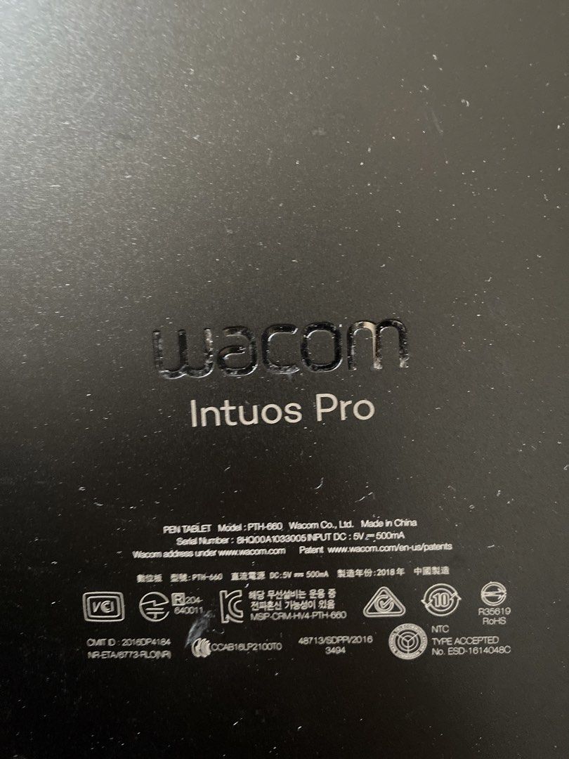 Wacom Intuos Pro PTH-660 Drawing Tablet with Pro Pen 2477292823587727361