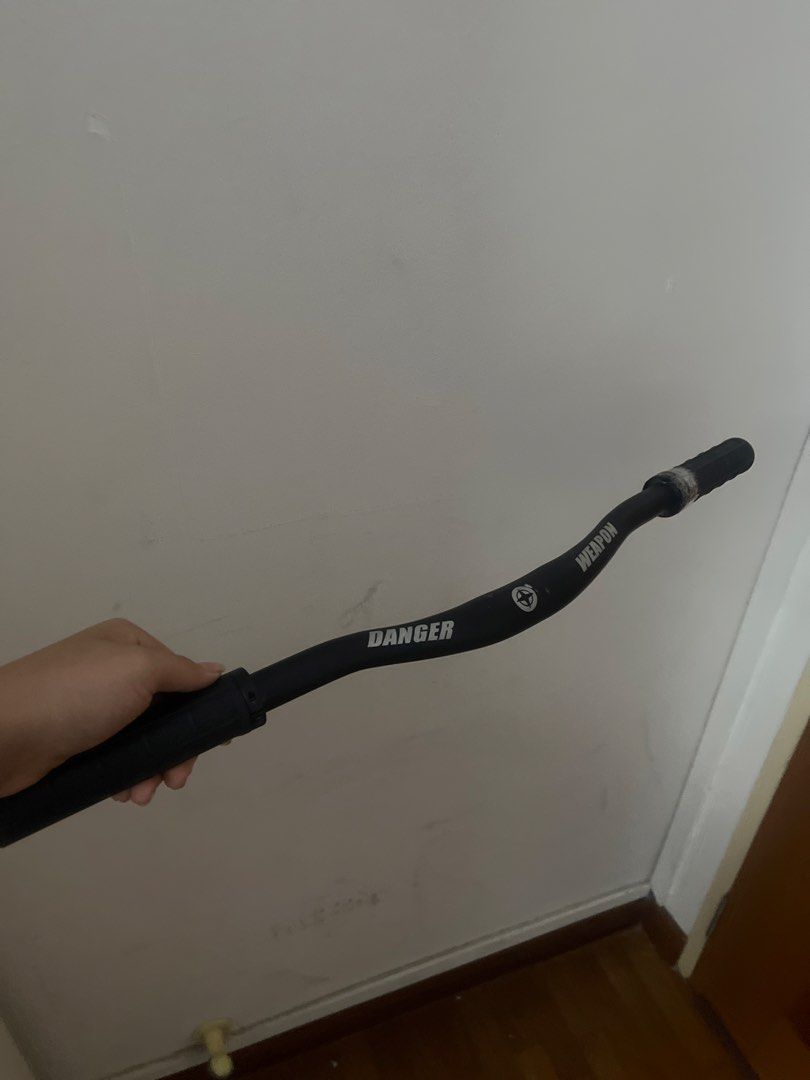Weapon riser bar (Category: Parts & Accessories) located in Singapore. Submitted by eldenloosu65137 (Listing ID 1442924459, Image 1). Description: there is tape on one of the sides to hold the grip still good as new.