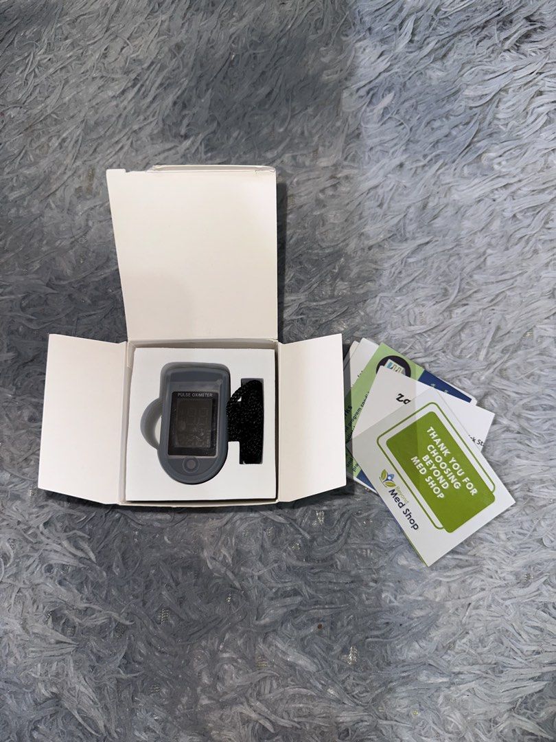 Zac V Rate Oximeter (Category: Massage Devices) located in Baao. Submitted by revamped.co (Listing ID 1442793322, Image 2). Description: Zac V Rate Oximeter Excellent Condition Good Working Condition Issue: Broken lock cover.