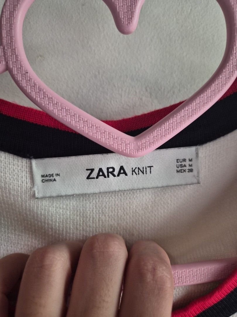 Zara knitted cardigan M (Category: Coats, Jackets and Outerwear) located in Pila. Submitted by dmlmd (Listing ID 1442741658, Image 2). Description: Authentic Zara Thick Knit not lightweight Complete buttons No stains.