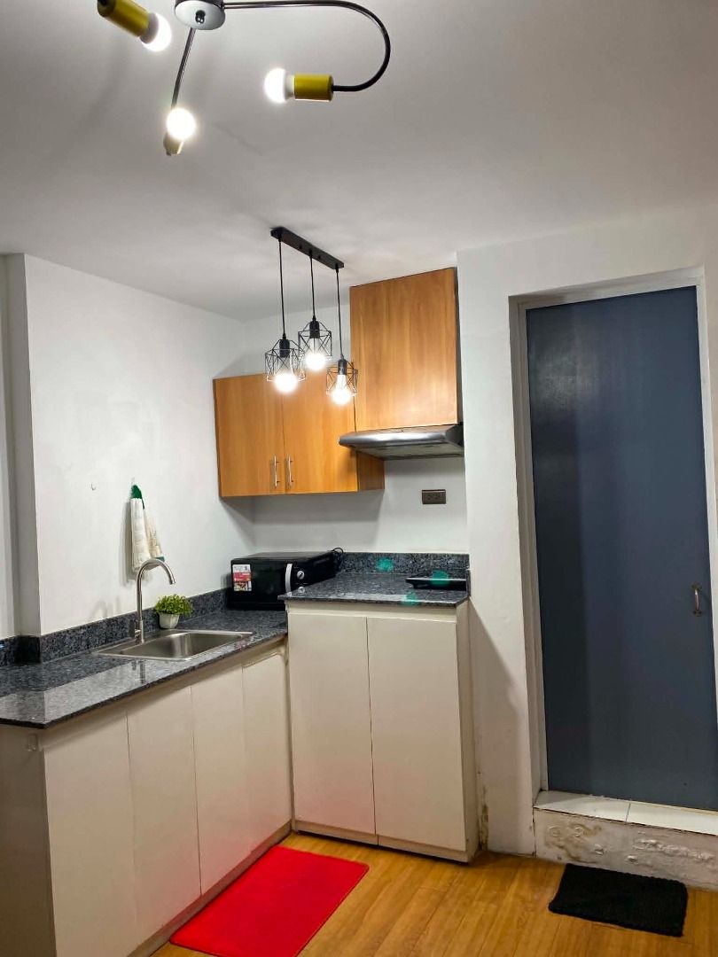 1 BR for Rent | Hampton Gardens Pasig City (Category: Room Rentals) located in Pasig City. Submitted by theclassicshopph (Listing ID 1446929152, Image 3). Description: 🎯Located at Hampton Gardens, Maybunga Pasig City 🎯Furnished with : 1 Queen size bed ; 1 40" Smart TV ; 1 automatic washing machine with dryer 1 Refrigerator ; 1 Aircon ; 1 microwave oven SmartDoor (main door - keyless entry) and others 🎯Features : 24/7 security; Building has its