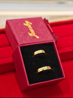 916 Gold Ring Collection item 1