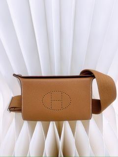（分類：）位於 。 由 heras.luxury 提交（商品編號 1446958807，圖片 1）。簡介： 。