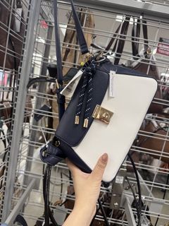 (Category: ) located in . Submitted by katieshops (Listing ID 1447098307, Image 1). Description: .