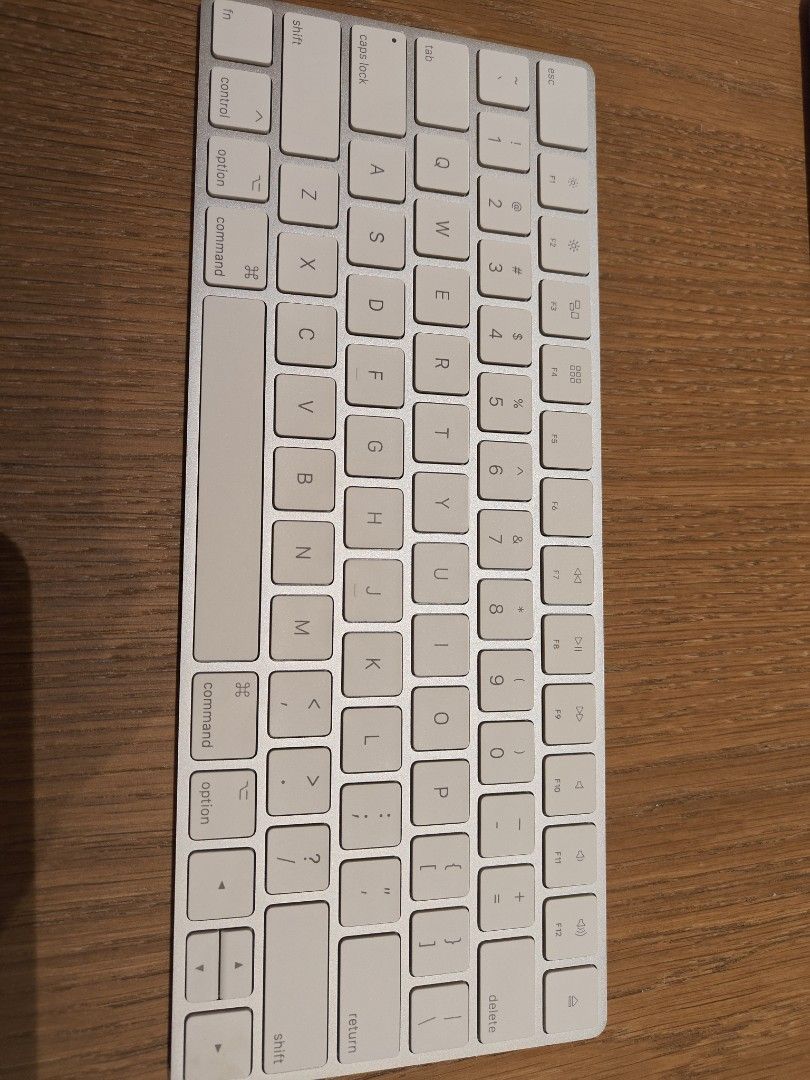Apple Magic Keyboard497708376251453440