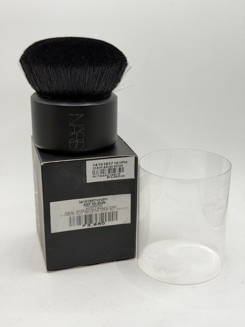 Authentic NARS Botan Kabuki Brush (Category: Makeup) located in Mandaluyong City. Submitted by elle_scent (Listing ID 1446948524, Image 2). Description: Authentic Brandnew With imperfections hence selling low please check posted pics bawal po sa maselan Location Mandaluyong Lalamove Grab Manila Area JRS only for provincial area Mode of payment Gcash or BDO LAST PRICE POSTED asking for discount will NOT entertain selling low .