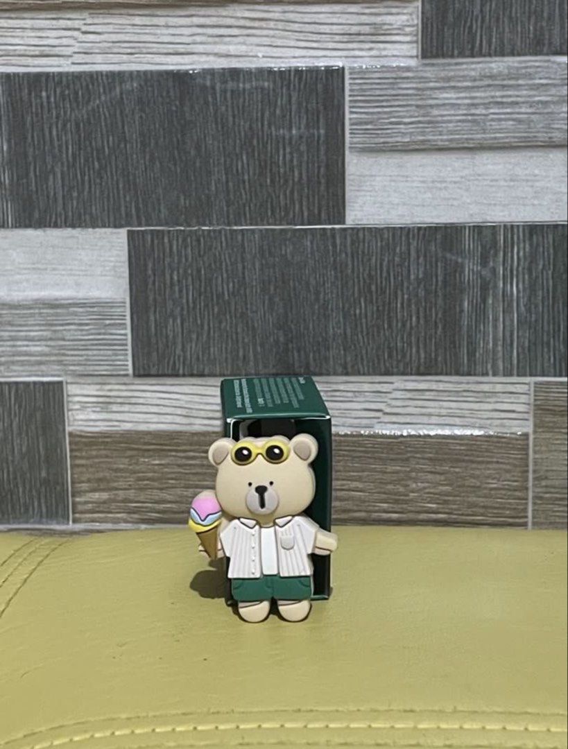 Authentic Starbucks Bearista Straw Charm (Category: Water Bottles & Tumblers) located in Manila. Submitted by prelovedpicksph (Listing ID 1447096120, Image 1). Description: — in good condition, no flaws — box may be slightly dented.