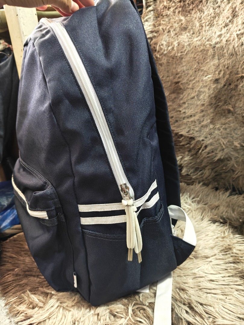Backpack (Category: Backpacks) located in Bacolod City. Submitted by zeal.jenjen0101 (Listing ID 1446981572, Image 3). Description: fila good condition.