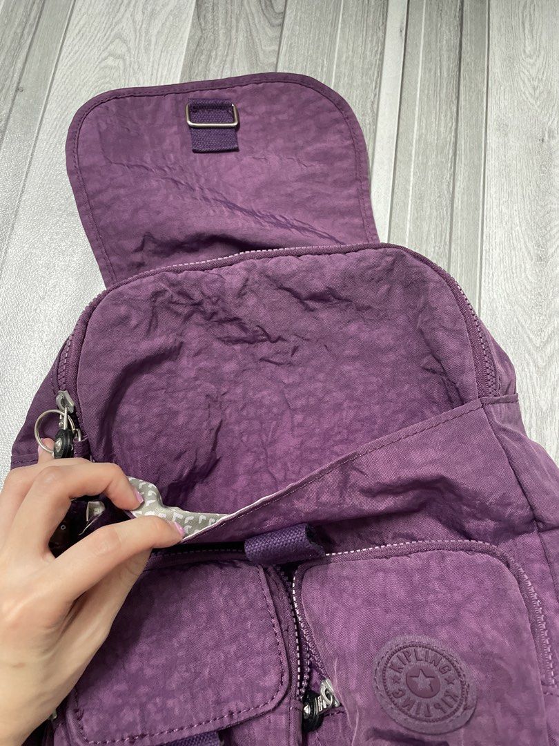 Backpack (Category: Backpacks) located in Subang Jaya. Submitted by chocomintttt (Listing ID 1447058586, Image 3). Description: pm for more info In perfect condition, good quality. Durable with weight Cute keychain attached Excluding postage.