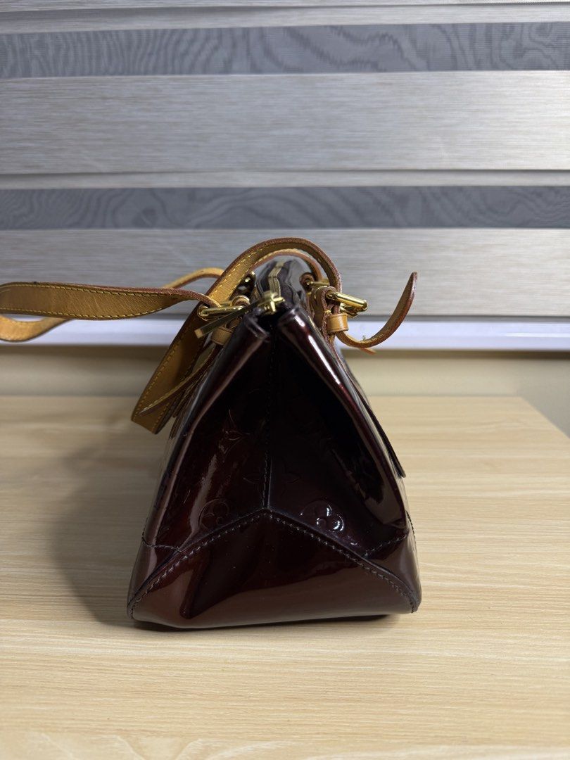 bag (Category: Luxury Bags & Wallets) located in Manila. Submitted by loveluxe_ph22 (Listing ID 1447105590, Image 3). Description: all itwms are 100% original.