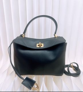 （分類：）位於 。 由 heras.luxury 提交（商品編號 1447017896，圖片 1）。簡介： 。