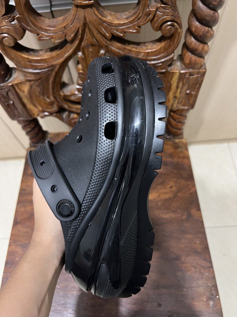 Black Crocs Classic All Terrain Clog Size 4 (Category: Slippers and slides) located in Taguig. Submitted by lyechon (Listing ID 1447013353, Image 3). Description: ORIGINAL CROCS USED TWICE M (4) W (6).