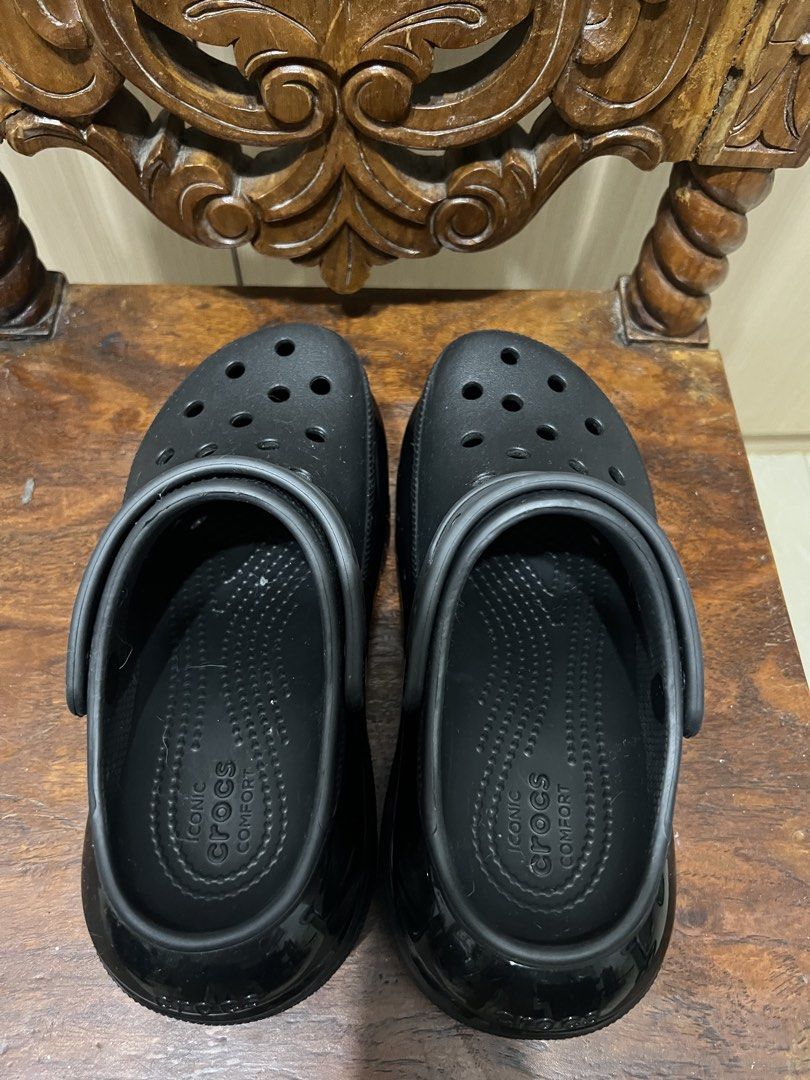 Black Crocs Classic All Terrain Clog Size 4 (Category: Slippers and slides) located in Taguig. Submitted by lyechon (Listing ID 1447013353, Image 2). Description: ORIGINAL CROCS USED TWICE M (4) W (6).
