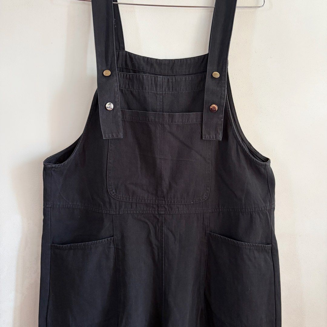Black denim jumpsuit/jumper pants (Category: Jumpsuits) located in Bulacan. Submitted by puzzles_piece (Listing ID 1446982197, Image 2). Description: Free size Best fit: M-L Waist: up to 42" | Length: 52 (adjustable) Looks new Tags: jumper, jumper pants, jumpsuit, overalls .