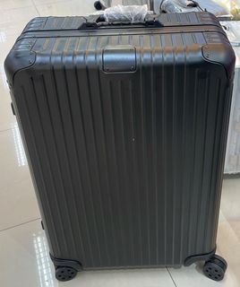 (Category: ) located in . Submitted by cheriesluggages (Listing ID 1447103880, Image 1). Description: .