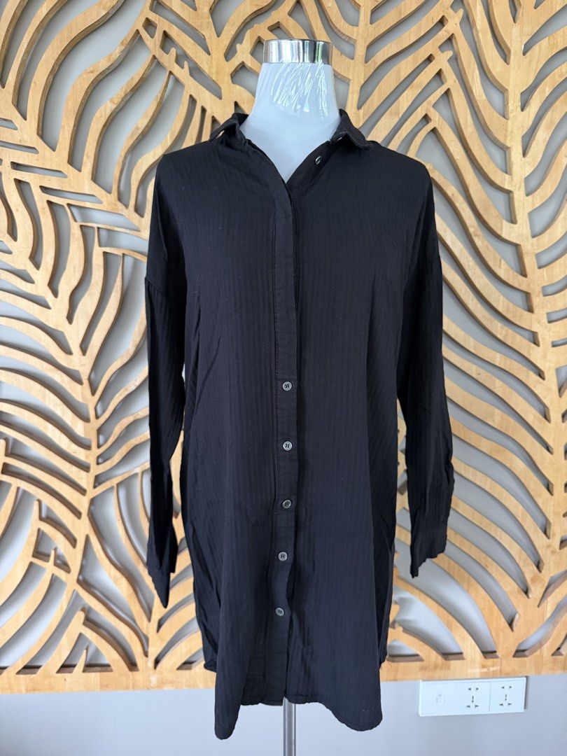 Black Shirt Dress (Category: Shirts) located in Pasig City. Submitted by smayc_21 (Listing ID 1447014499, Image 1). Description: .