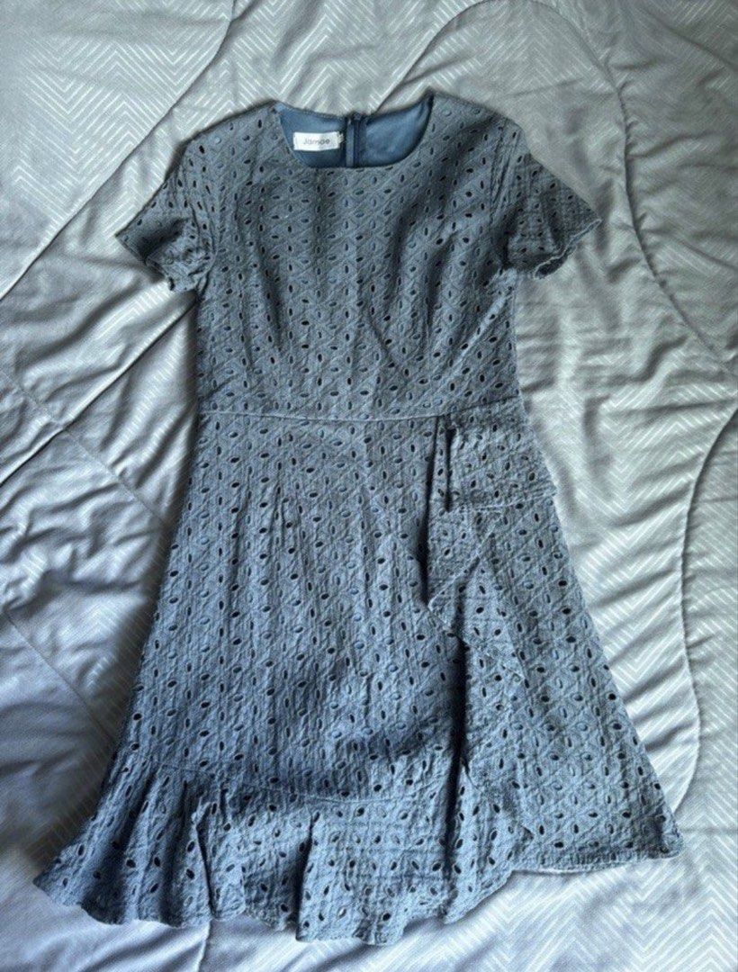 Blue short sleeve hollow dress (Category: Dresses) located in Simpang Ampat. Submitted by firstchoisebb (Listing ID 1446958063, Image 1). Description: .