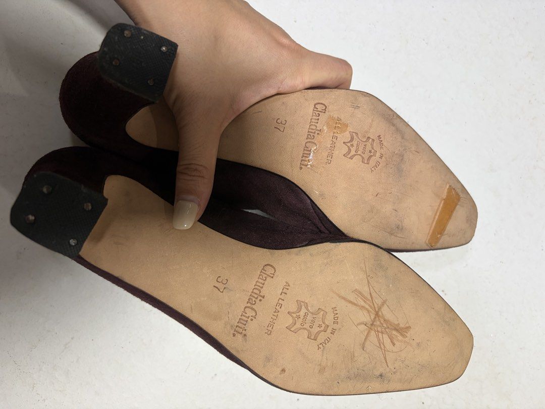 ✨意大利手做Boots （分類：靴）位於 Hong Kong。 由 dewdefoe 提交（商品編號 1447021821，圖片 3）。簡介： 呢對仲係好新淨 真皮全部係keep得好好 但因為已穿着過，所以會平啲。