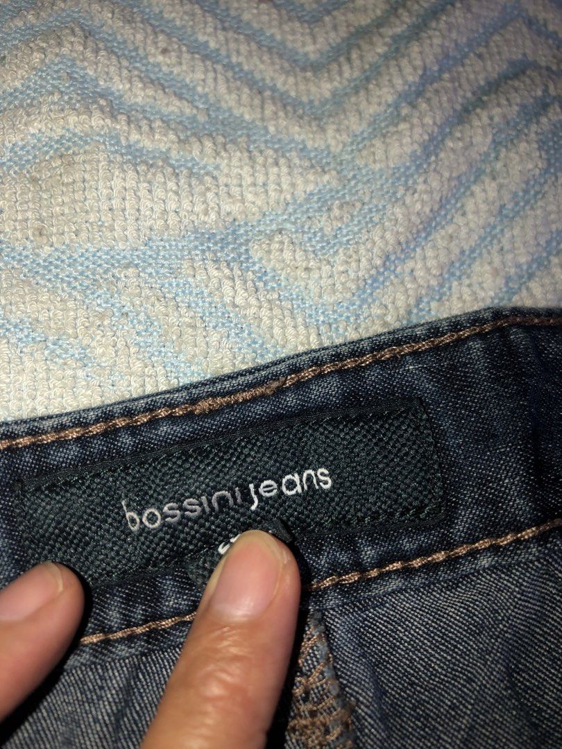 bossini (Category: Jeans) located in Aliaga. Submitted by imang_13 (Listing ID 1446917063, Image 3). Description: size 29-30 free nln un isang pants. maliit na sakin kaya benta na.
