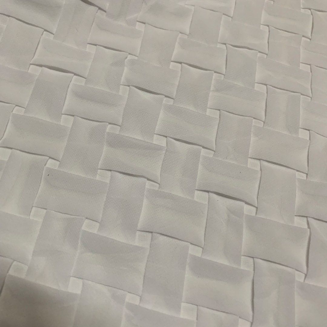 BOTTEGA VENETA POCKET TEE (Category: Tshirts & Polo Shirts ) located in Andop. Submitted by junjun_watanabe (Listing ID 1447061504, Image 3). Description: dimes: 22x29 color rate: 9.8/10 condition: Excellent no issues.