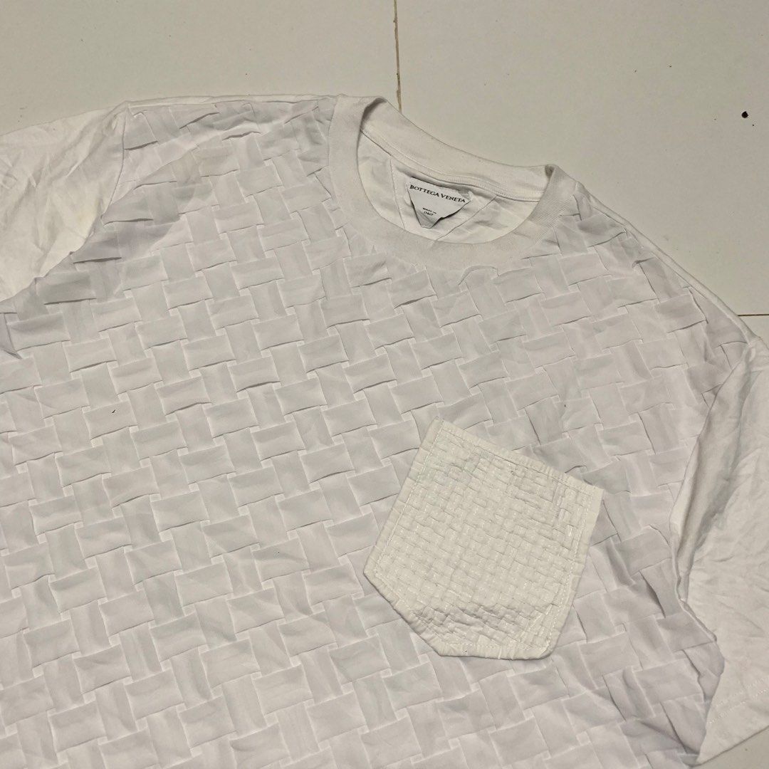BOTTEGA VENETA POCKET TEE (Category: Tshirts & Polo Shirts ) located in Andop. Submitted by junjun_watanabe (Listing ID 1447061504, Image 2). Description: dimes: 22x29 color rate: 9.8/10 condition: Excellent no issues.
