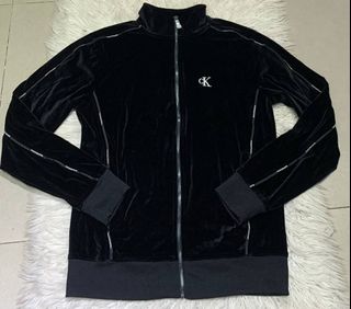 (Category: ) located in . Submitted by clothesxcottage (Listing ID 1447007558, Image 1). Description: .