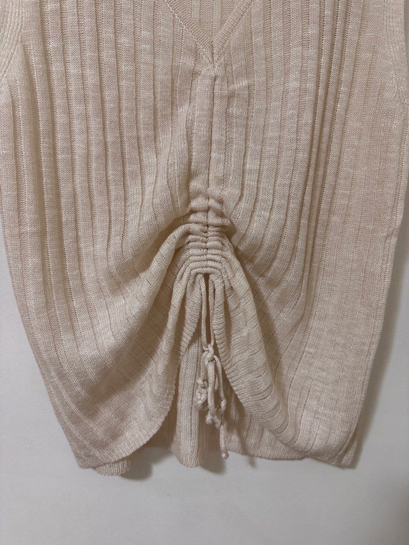 CC Home Womens Shirring Knit Top (Category: Sleeveless) located in Mandaluyong City. Submitted by axos723 (Listing ID 1447072984, Image 3). Description: ➡️Please read item description carefully below (click read more 👇) ➡️Item is AVAILABLE ➡️Guaranteed 💯 %Authentic ➡️1-Day Reservation only ➡️First to pay gets the item ➡️For SURE BUYERS only please. -Price: P 200+SF -Brand: CC Home -Size: Fits Small-Medium (Stretchy) -Color: Beige (Color may var
