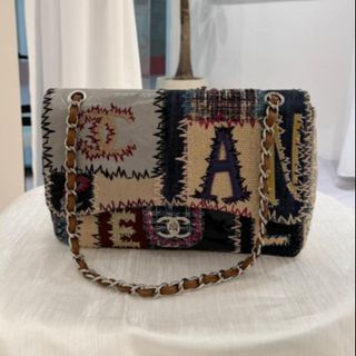 (Category: ) located in . Submitted by onesvintageluxury (Listing ID 1446937417, Image 1). Description: .