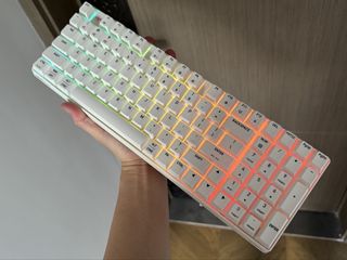Cherry Xtrfy K37 鍵盤