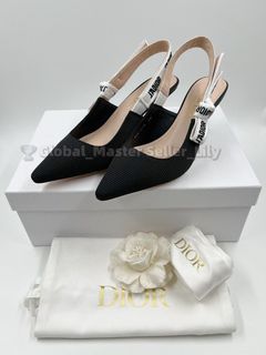 (Category: ) located in . Submitted by fashion.luxe (Listing ID 1446974608, Image 1). Description: .