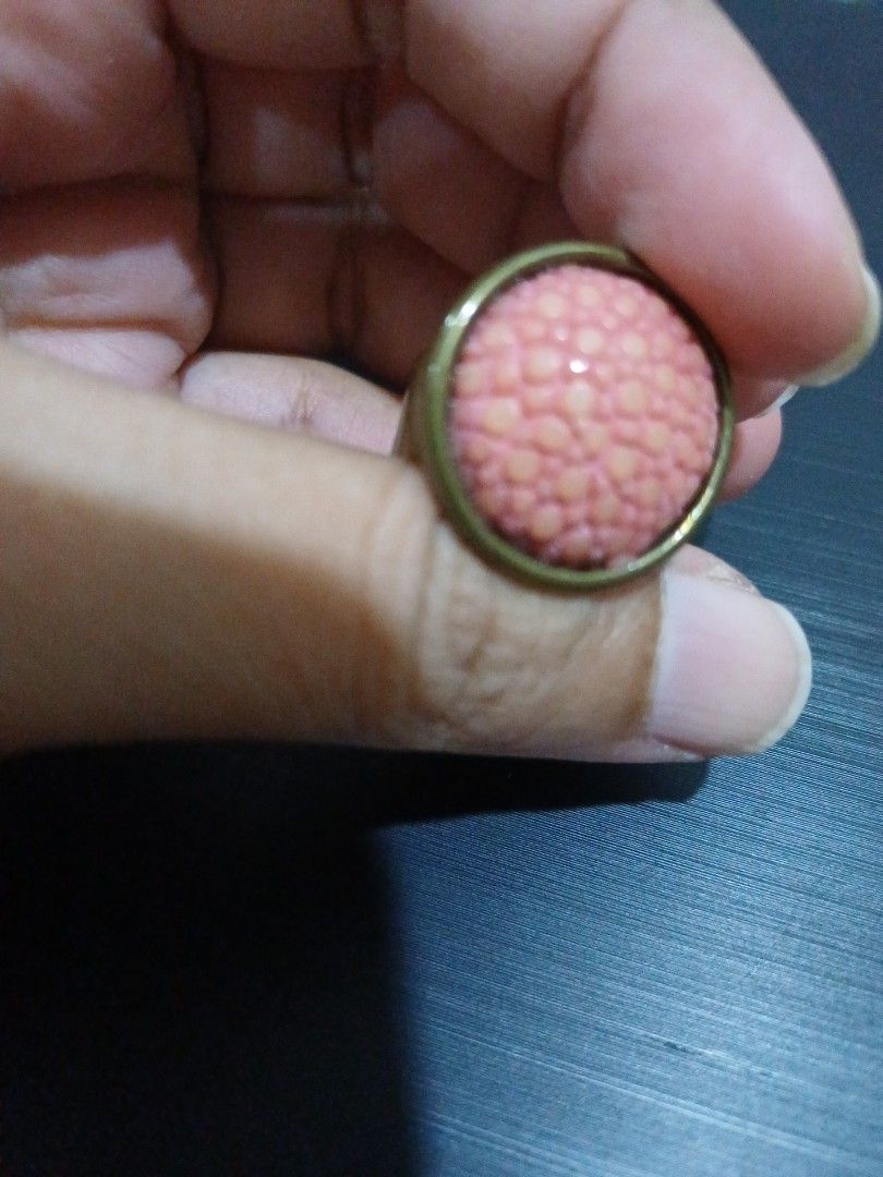 Cincin (Kategori: Jam & Perhiasan Antik) berada di Manggarai. Dikirim oleh good.dealboz (ID iklan 1447022060, Gambar 3). Deskripsi: seperti di foto.