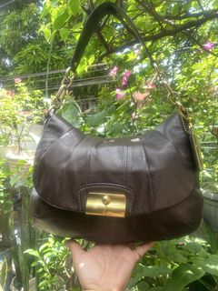 (Category: ) located in . Submitted by baglovers10 (Listing ID 1446949514, Image 1). Description: .