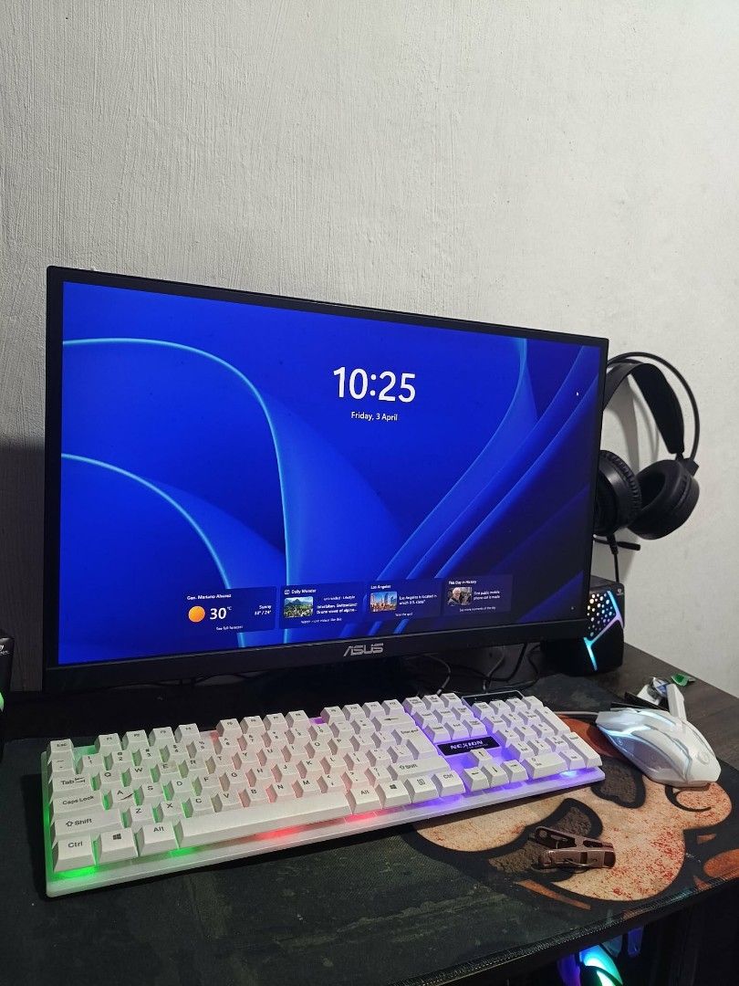 COMPUTER SET SALE/SWAP (Category: Desktops) located in Cavite. Submitted by johnpaulpa32447 (Listing ID 1446917880, Image 1). Description: FOR SALE OR SWAP BEST OFFER WINS NASA PICTURE NA DETAILS RFS DINA NAGAGAMIT GMA CAVITE AREA.