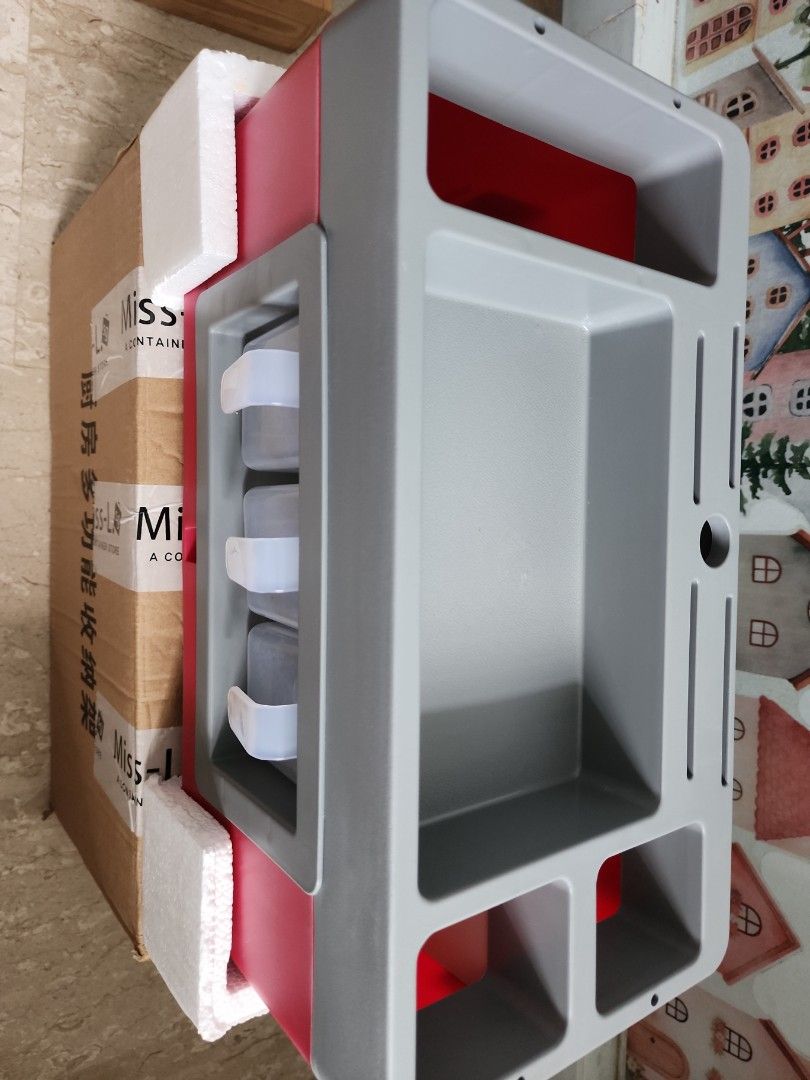 Condiments box497259196994693121
